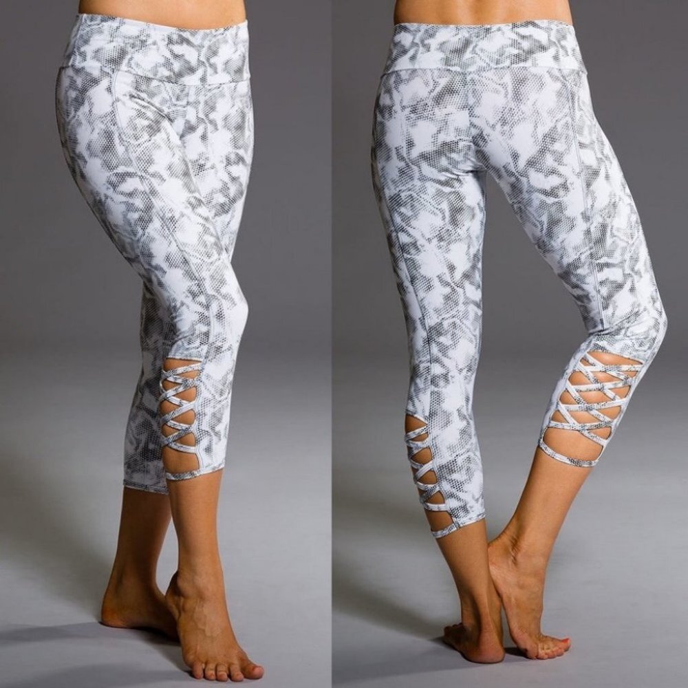 NWT Onzie High Rise Weave Capri Jedi Leggings Size M/L‎ New With Tags Bohemian L